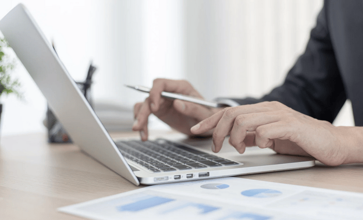 7 Strategic Ways To Ring In The New Year For Small Business Success