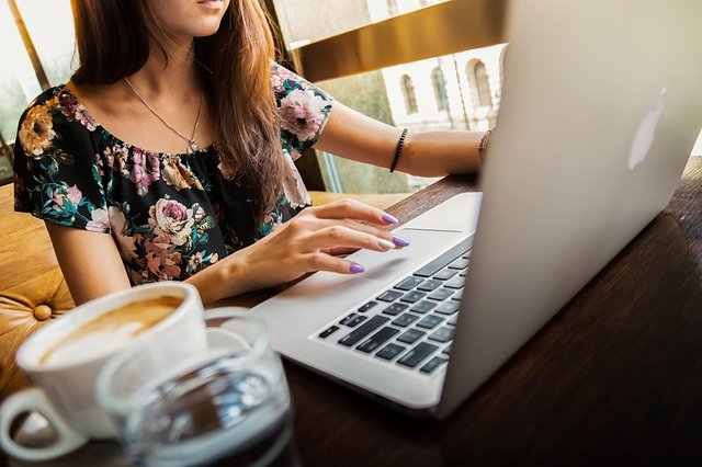 5 Ways To Help Small Businesses From The Comfort Of Your Own Home