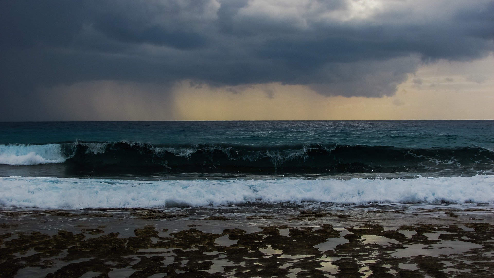storm-1934653_1920