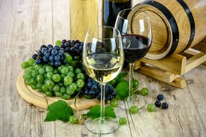two-types-of-wine-1761613_640